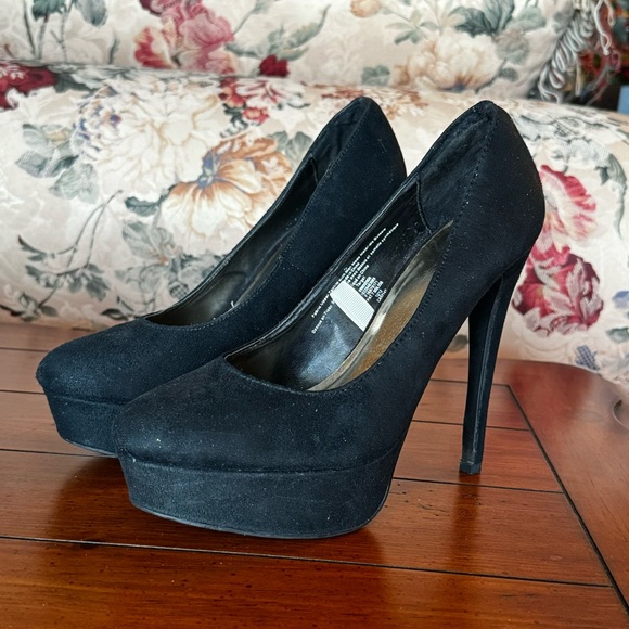 Black heels bundle! - Picture 7 of 9